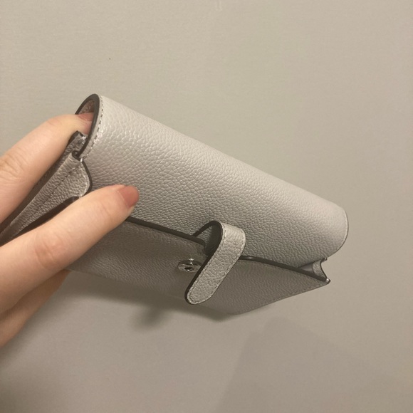 Michael Kors wallet on chain in pristine condition - Picture 6 of 6